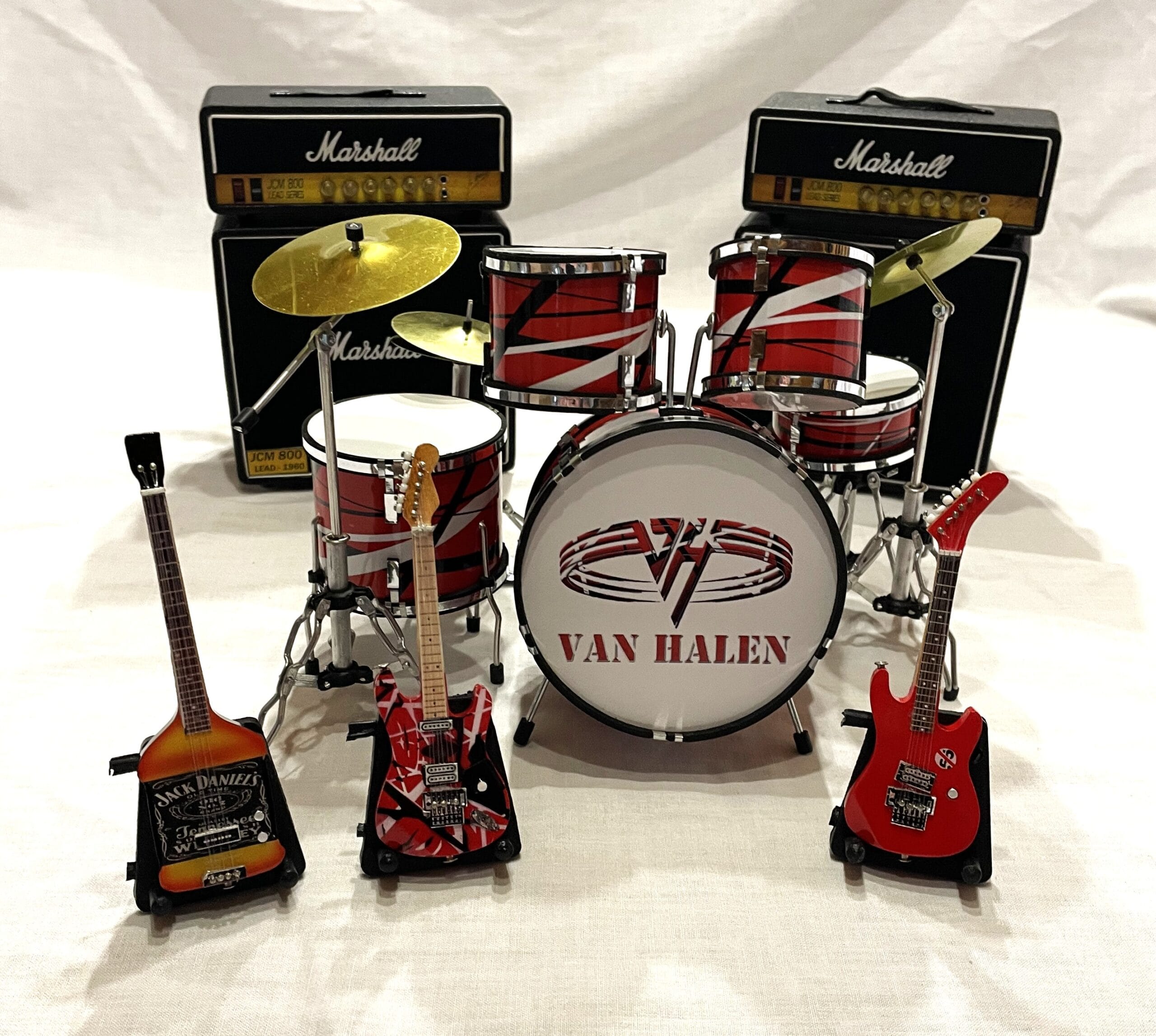VAN HALEN CLOSEUP WITH MARSHALL AMPS scaled