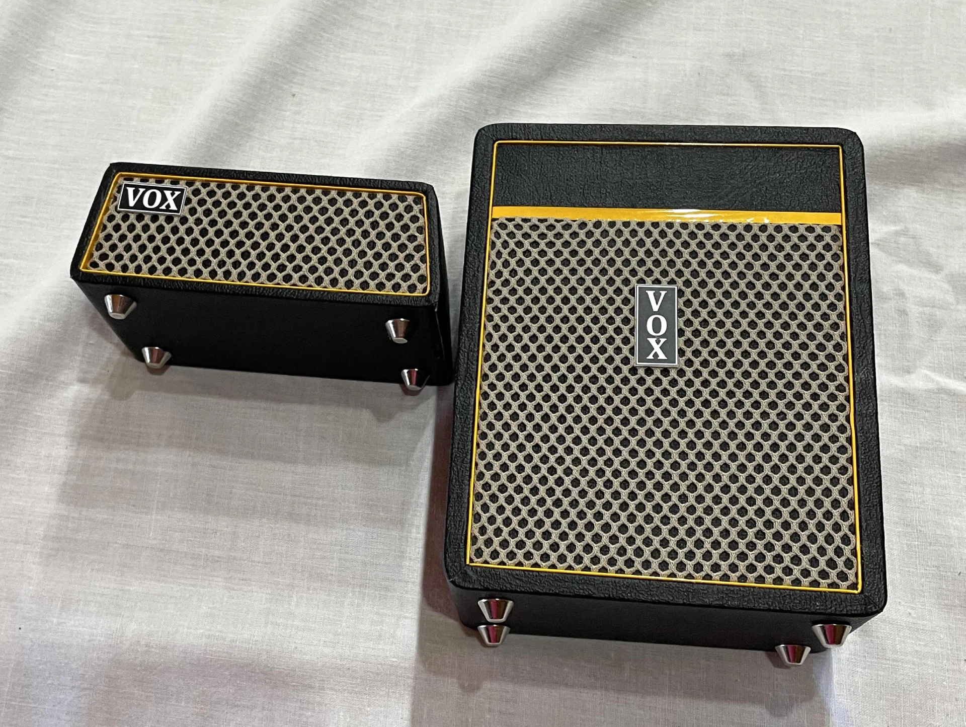 11 VOX SPLIT AMP FRONT VIEW