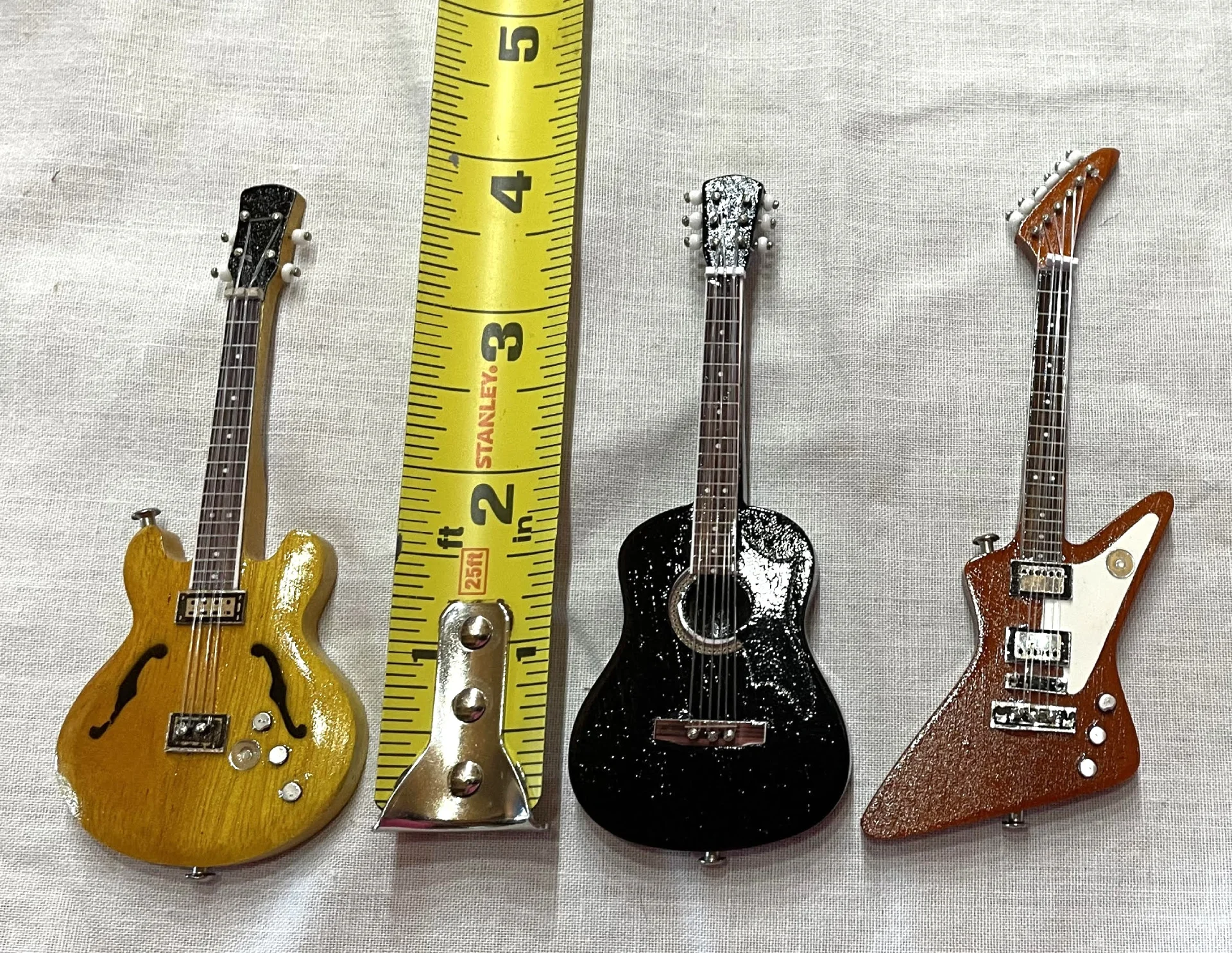 3 U2 GUITARS MEASURED