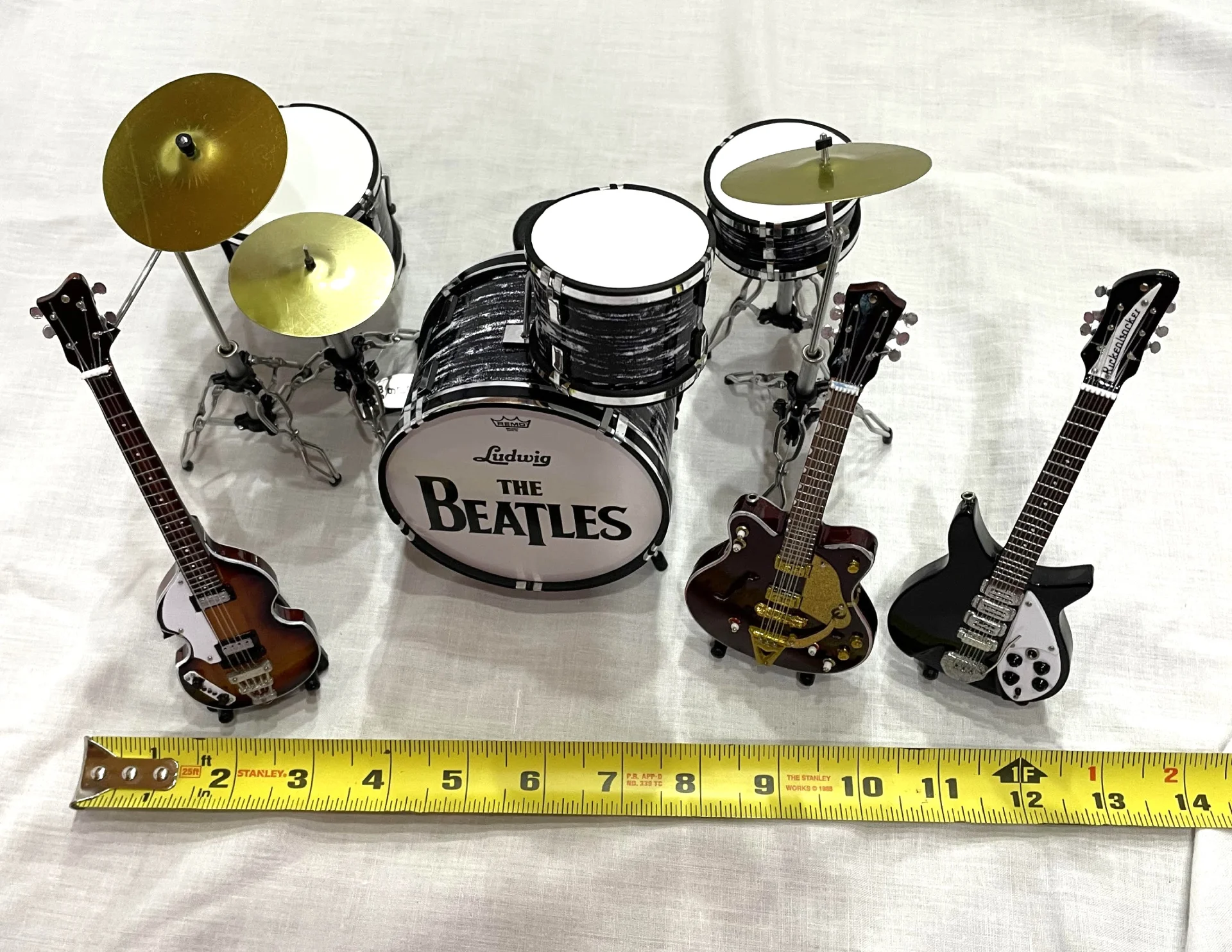 4 BEATLES MEASUREMENT