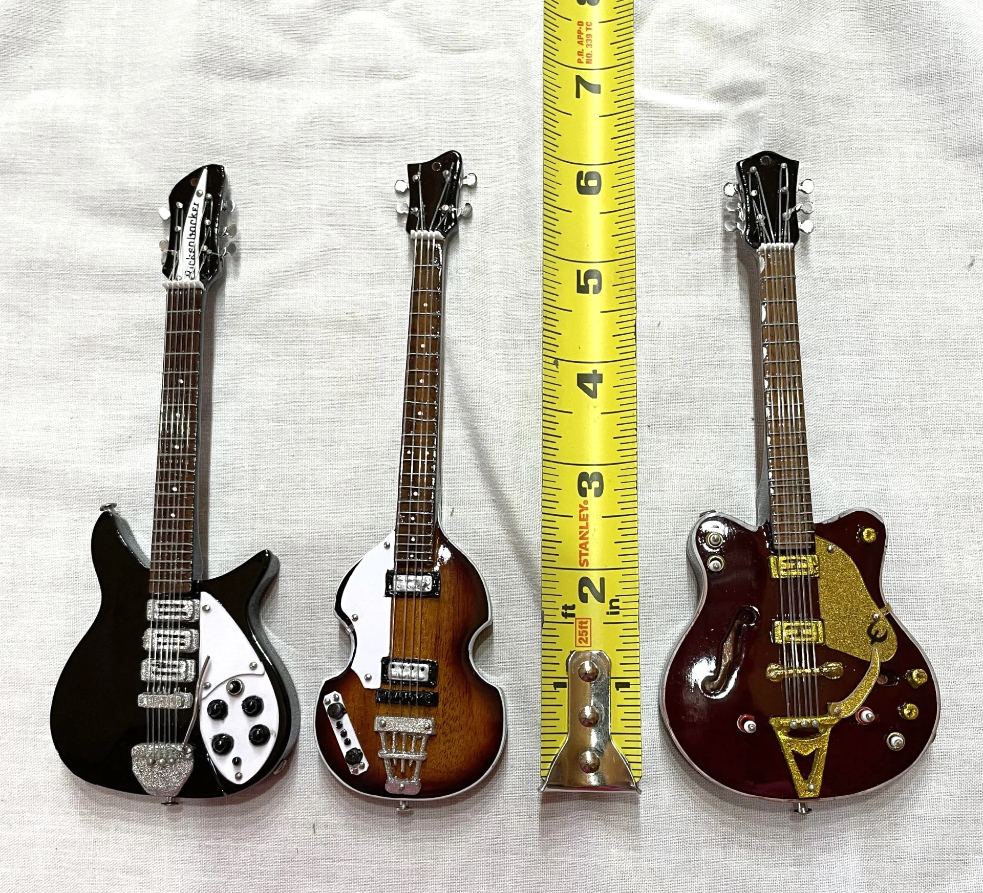 5 GUITARS MEASUREMENT