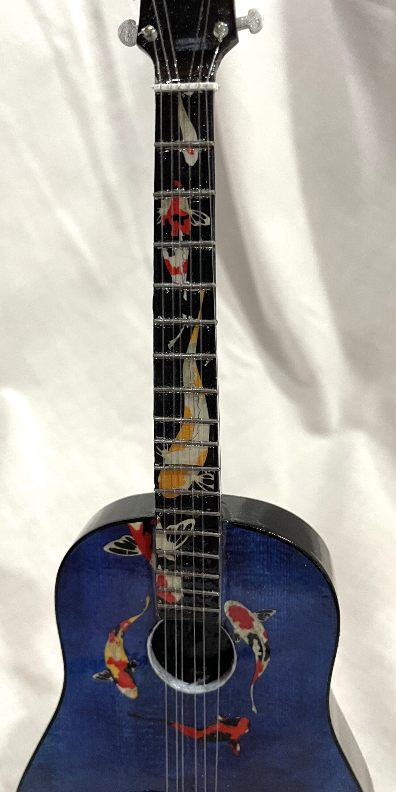 TAYLOR SWIFT ERAS Tour Trio with Spinner Guitar Stand
