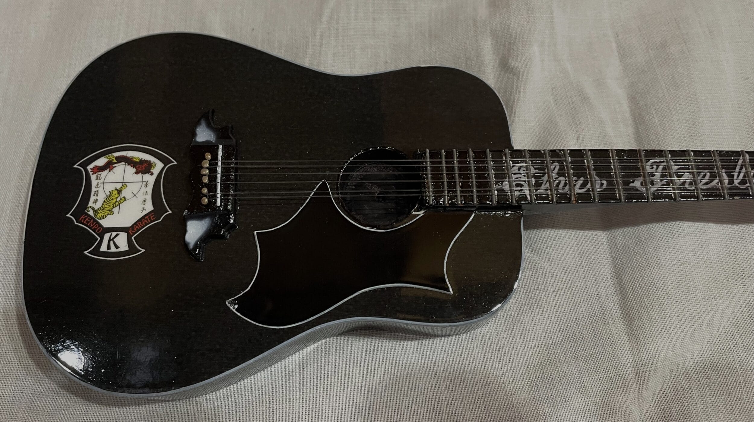 ELVIS PRESLEY 1969 Gibson Ebony Dove Guitar