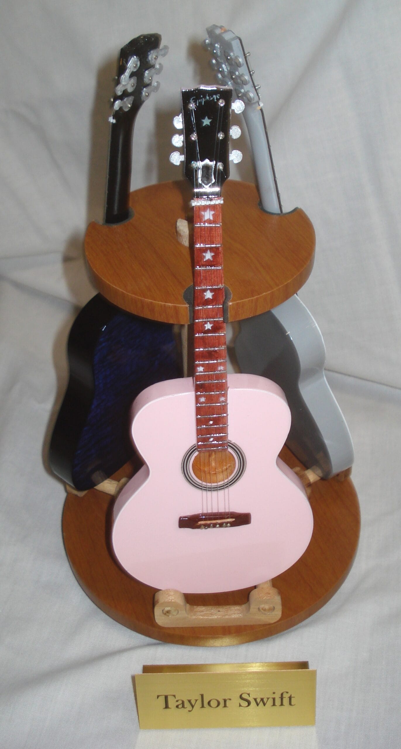 TAYLOR SWIFT ERAS Tour Trio with Spinner Guitar Stand