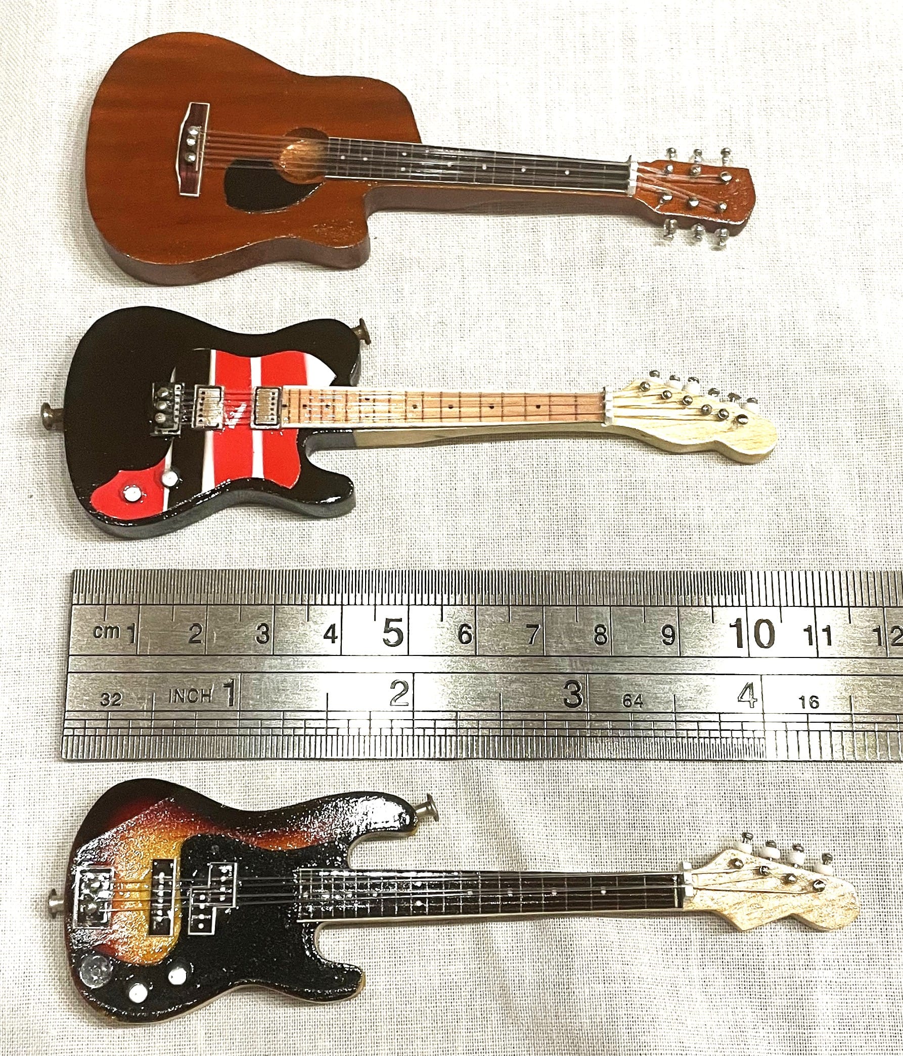CAMERA GUITARS MEASUREMENTS COLDPLAY