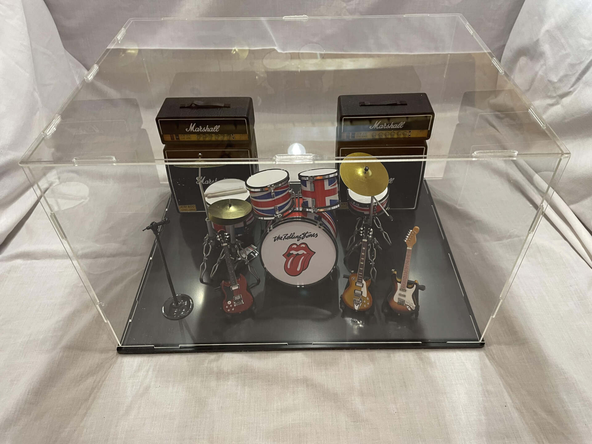 STONES ENCLOSED IN CASE