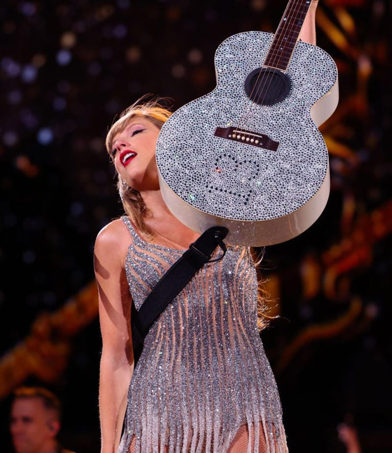 TAYLOR SWIFT Gibson "13" Guitar